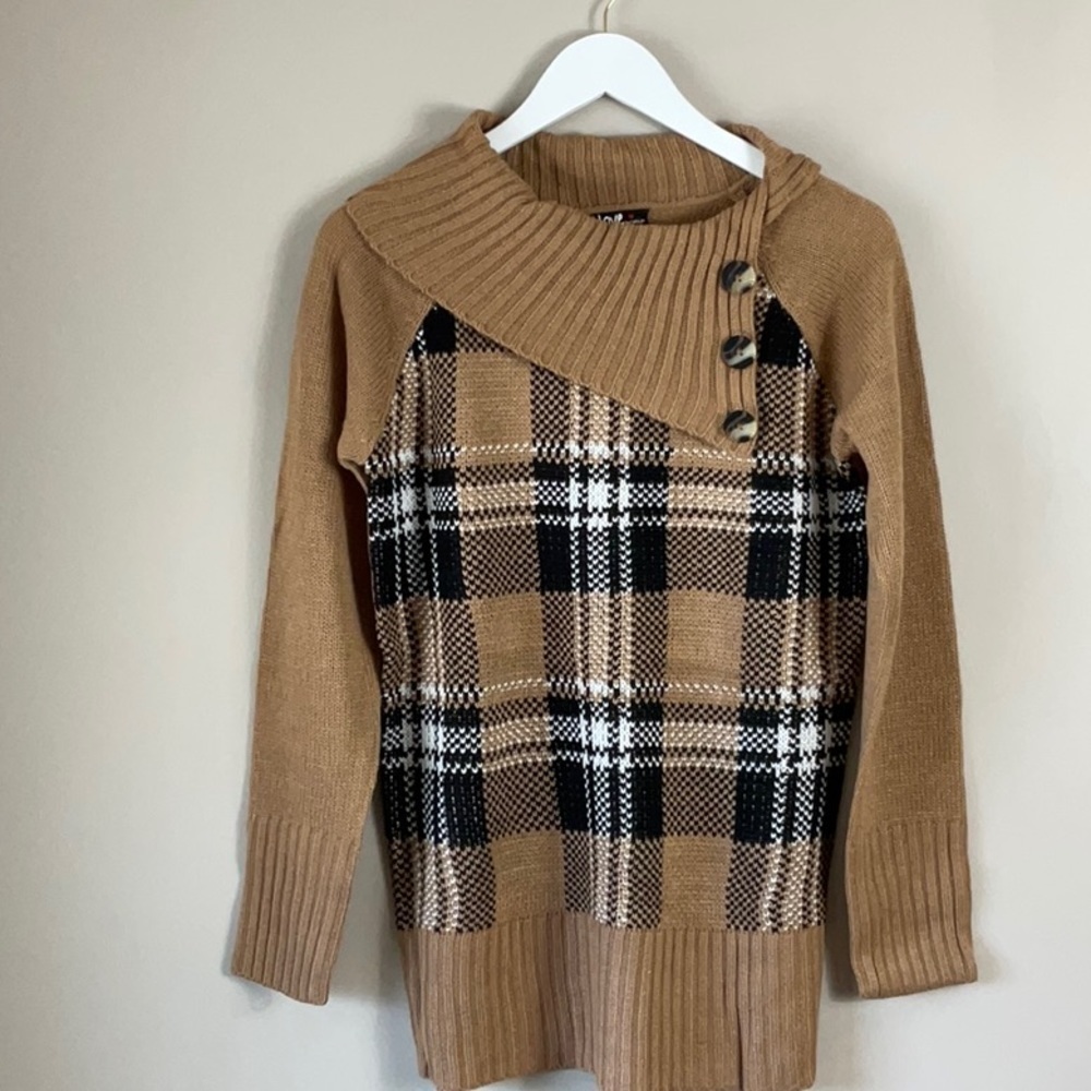 Love by Chesley tan/black sweater